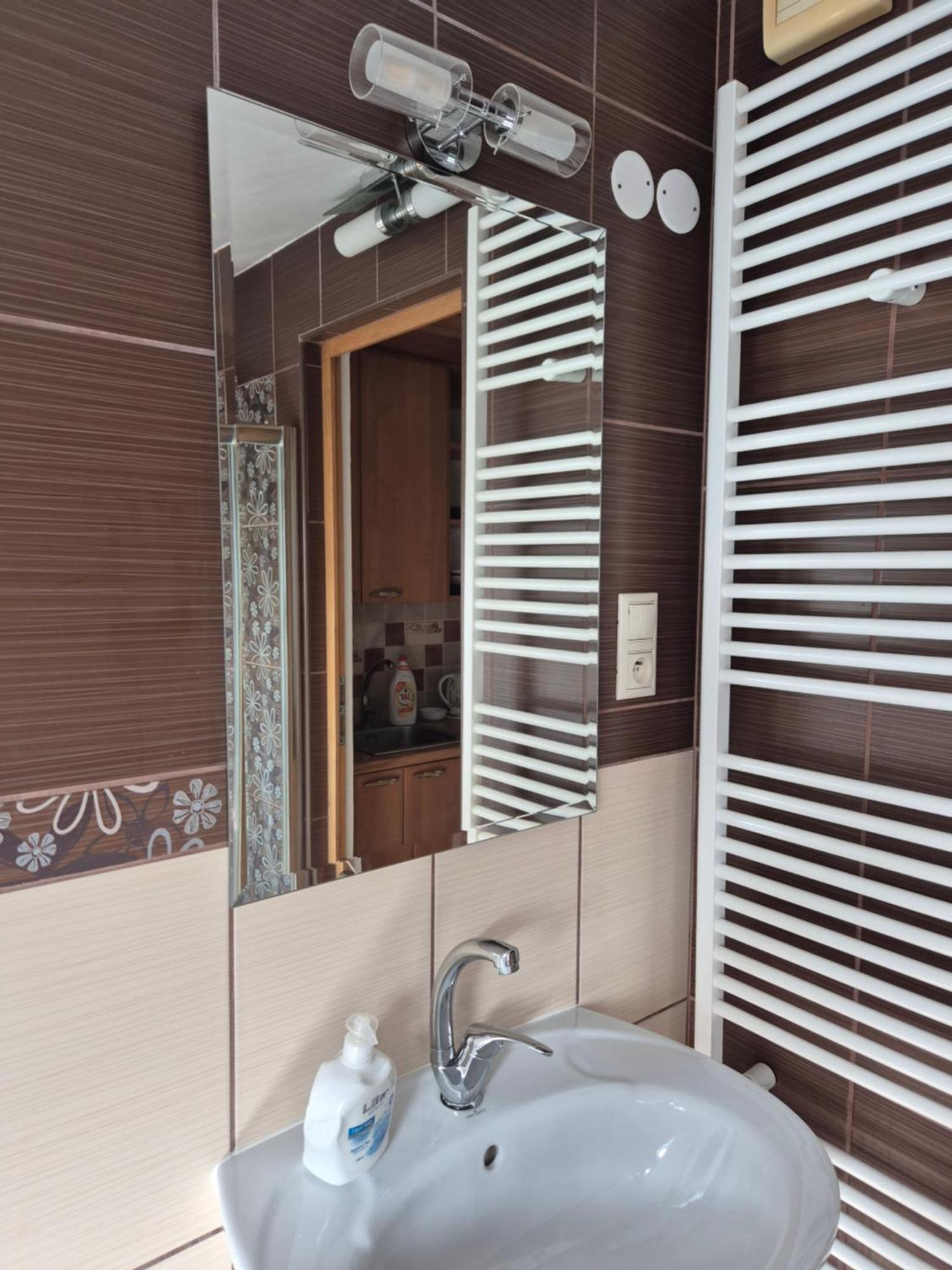 Balassi Apartment -With Green Terrace&Bike สตูโรโว ภายนอก รูปภาพ